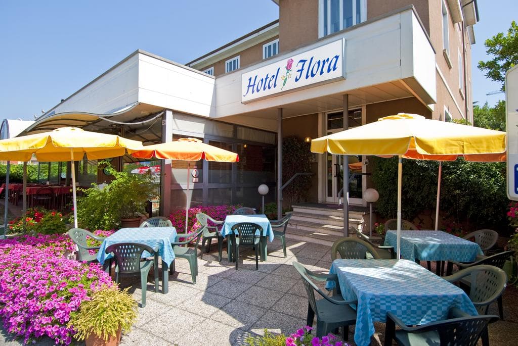 Flora Hôtel Desenzano del Garda, Réservation, Avis, Lago di Garda, Lake Garda, lac de Garde Hotel Flora Desenzano del Garda, Booking, Reviews, Lago di Garda, Lake Garda, Gardasee