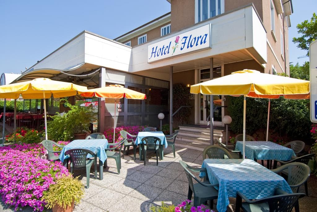 Hotel Flora Desenzano del Garda, Booking, Reviews, Lago di Garda, Lake Garda, Gardasee