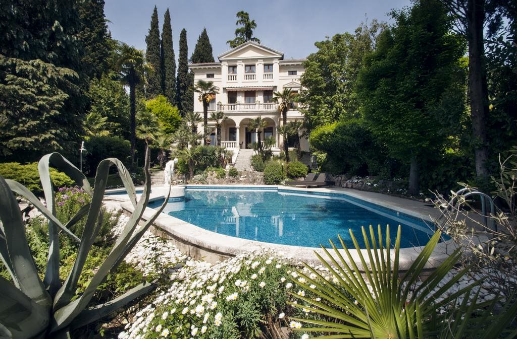 Bed and Breakfast Villa Vittoria Gardone Rivierangen, Booking, Reviews, Lago di GGardaseeke Garda, Gardasee Villa Vittoria Gardone Riviera, Booking, Reviews, Lago di Garda, Lake Garda, Gardasee
