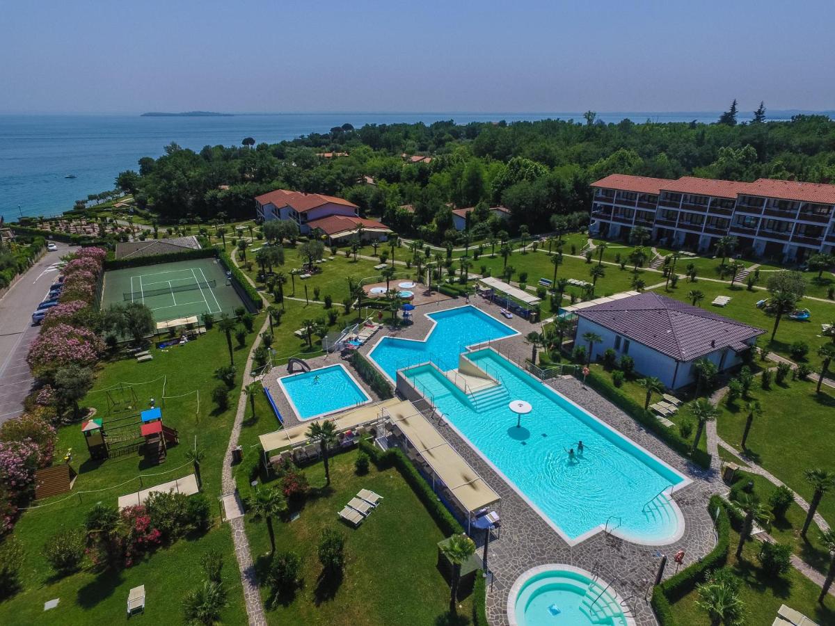 Apparthotel San Sivino, Manerba del Garda, Lago di Garda Lake Gardasee Apparthotel San Sivino, Manerba del Garda, Lago di Garda Lake Gardasee