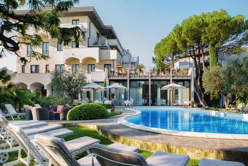 酒店楼层都德山札诺德盖达, 预订, 评测, Lago di Garda, Lake Garda, 加尔达湖 Hotel Piccola Vela Desenzano del Garda, Booking, Reviews, Lago di Garda, Lake Garda, Gardasee
