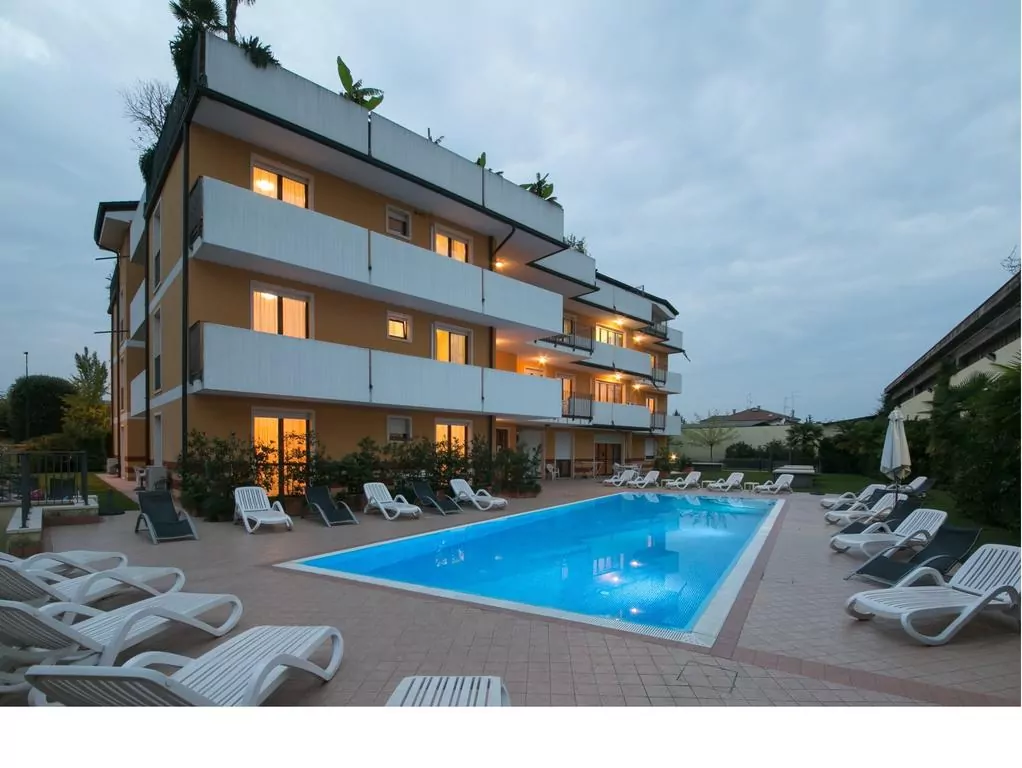 Residence Garda Palace Peschiera del Garda, הזמנה, ביקורות, Lago di Garda, Lake Garda, אגם גארדה Residence Garda Palace Peschiera del Garda, Booking, Reviews, Lago di Garda, Lake Garda, Gardasee