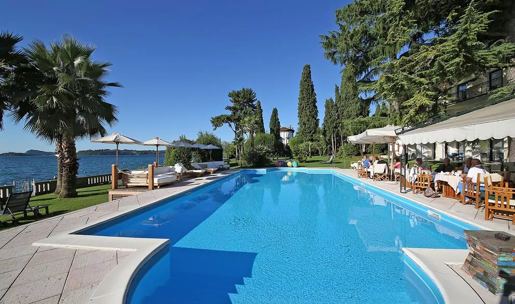 Hotel Villa Capri גארדונה ריביירה, הזמנה, ביקורות, Lago di Garda, Lake Garda, אגם גארדה Hotel Villa Capri Gardone Riviera, Booking, Reviews, Lago di Garda, Lake Garda, Gardasee
