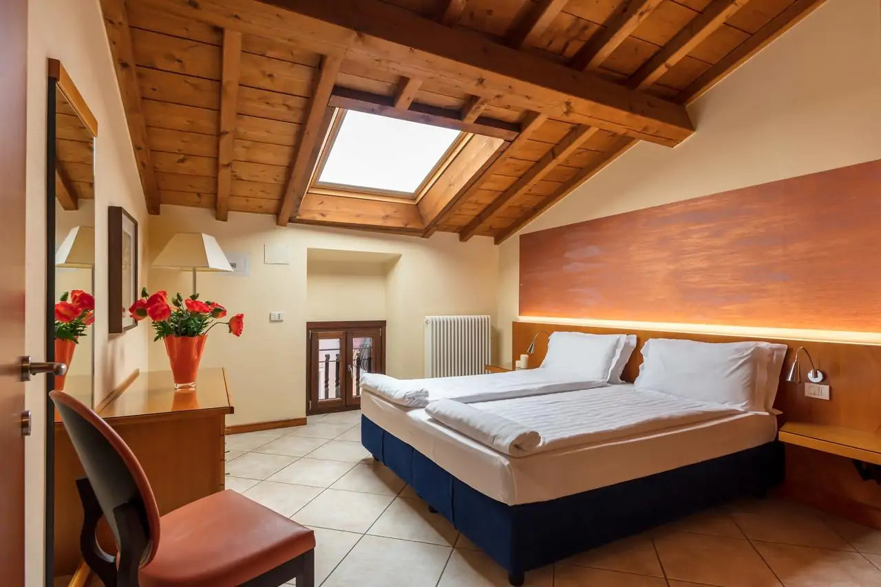 Apartments La Grotta, Buchung, Bewertungen, Lago di Garda, Lake Garda, Gardasee Appartamenti La Grotta, Booking, Reviews, Lago di Garda, Lake Garda, Gardasee