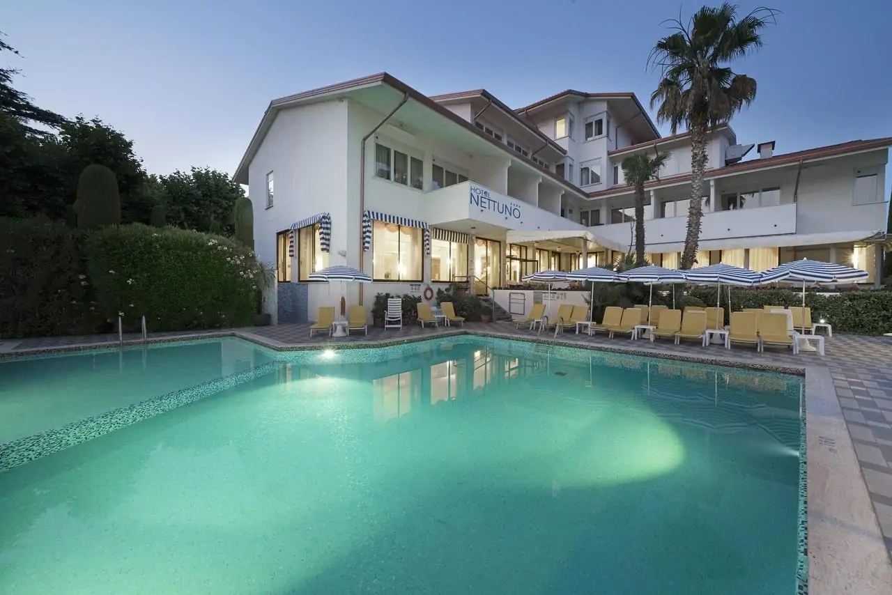Hotel Nettuno, Buchung, Bewertungen, Lago di Garda, Lake Garda, Gardasee Hotel Nettuno, Booking, Reviews, Lago di Garda, Lake Garda, Gardasee