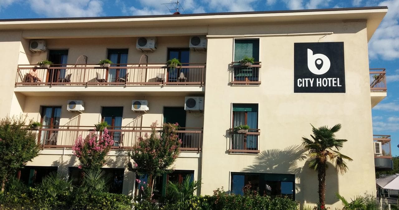 B City Hotel, Booking, Reviews, Lago di Garda, Lake Garda, Gardasee