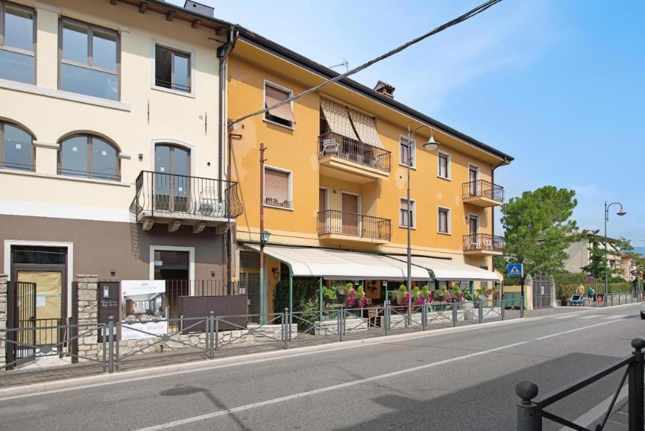 Achilla 2 appartamenti - hotels in Torri del Benaco Lake Garda