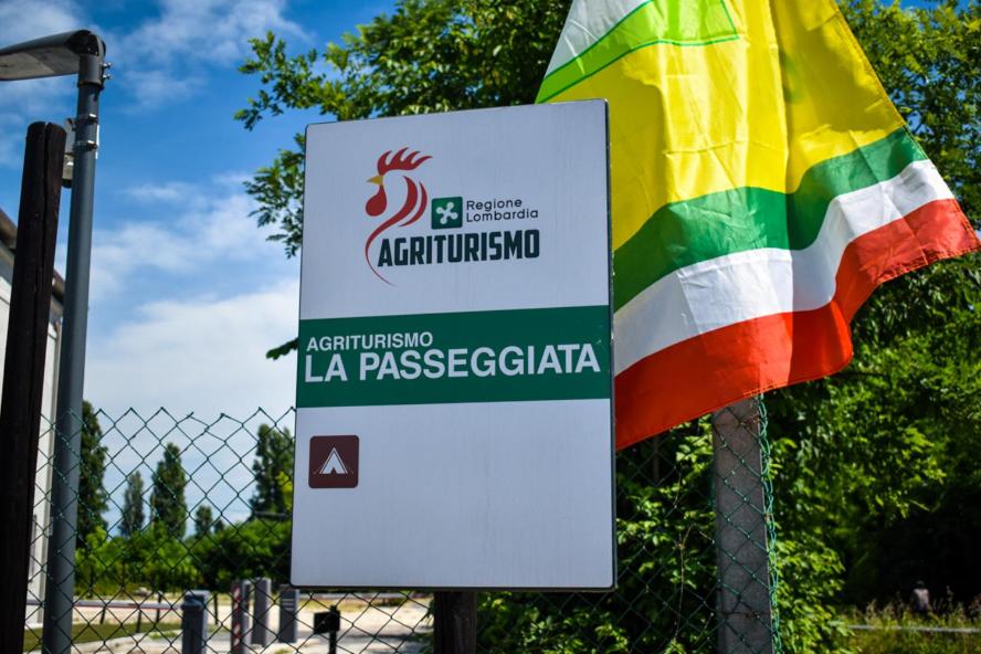 Agri Campeggio La Passeggiata solo posti campeggio camper roulotte tende - hotels in Goito Lake Garda