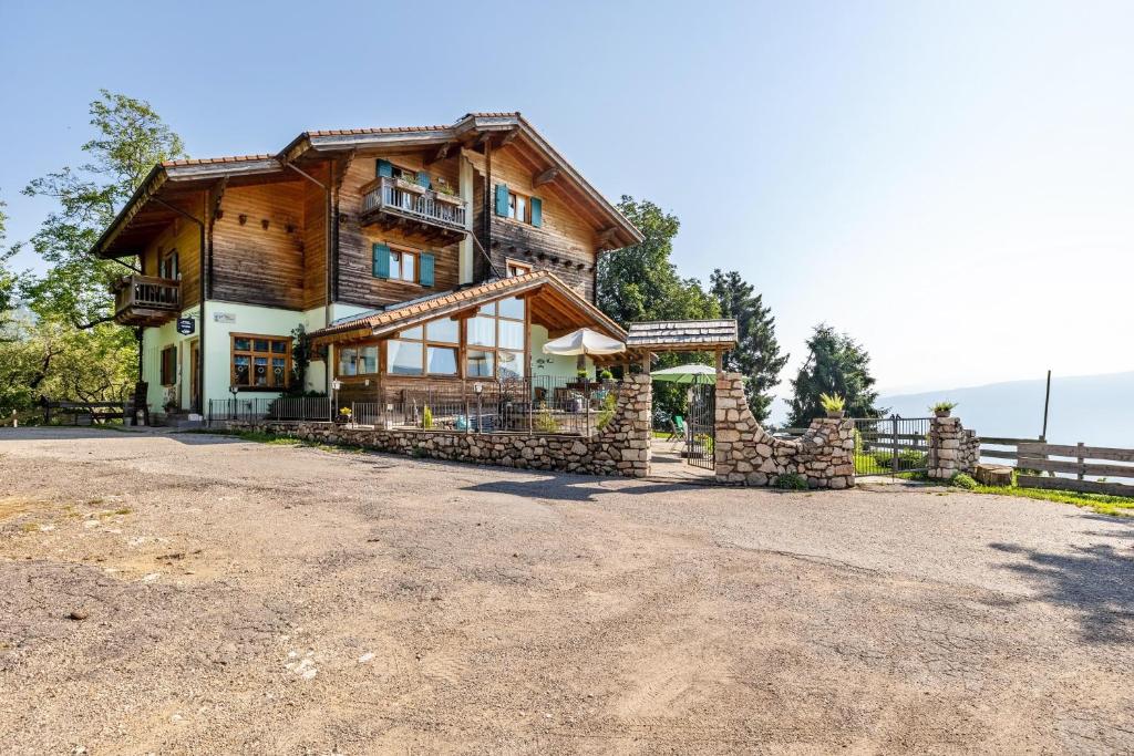 Agritur El Casel - holiday apartments in Brentonico Lake Garda