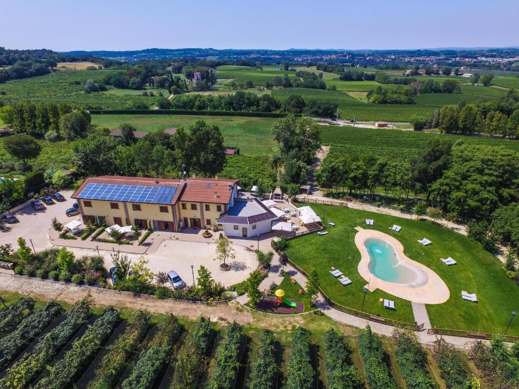 Agriturismo B&B Corte Tonolli - accommodation in Valeggio sul Mincio Lake Garda