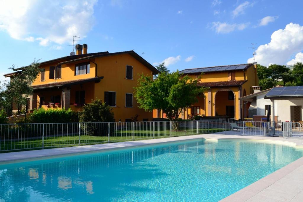 Agriturismo Bortolino - farm holidays in Volta Mantovana Lake Garda