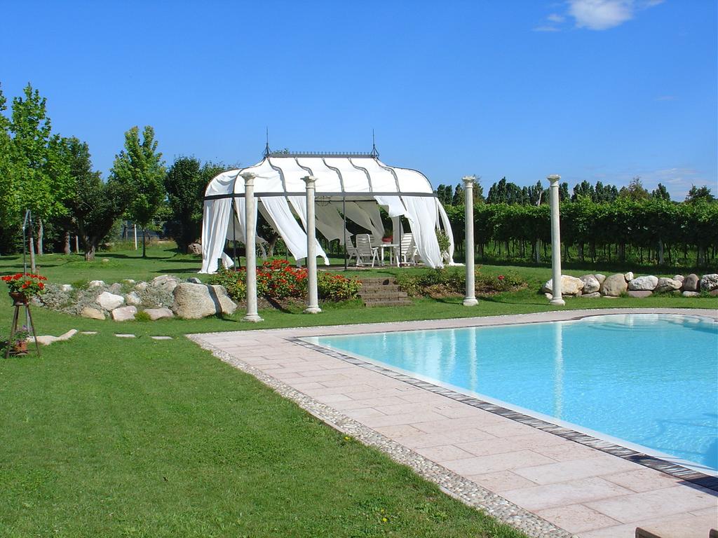 Agriturismo Visconti - farm holidays in Valeggio sul Mincio Lake Garda