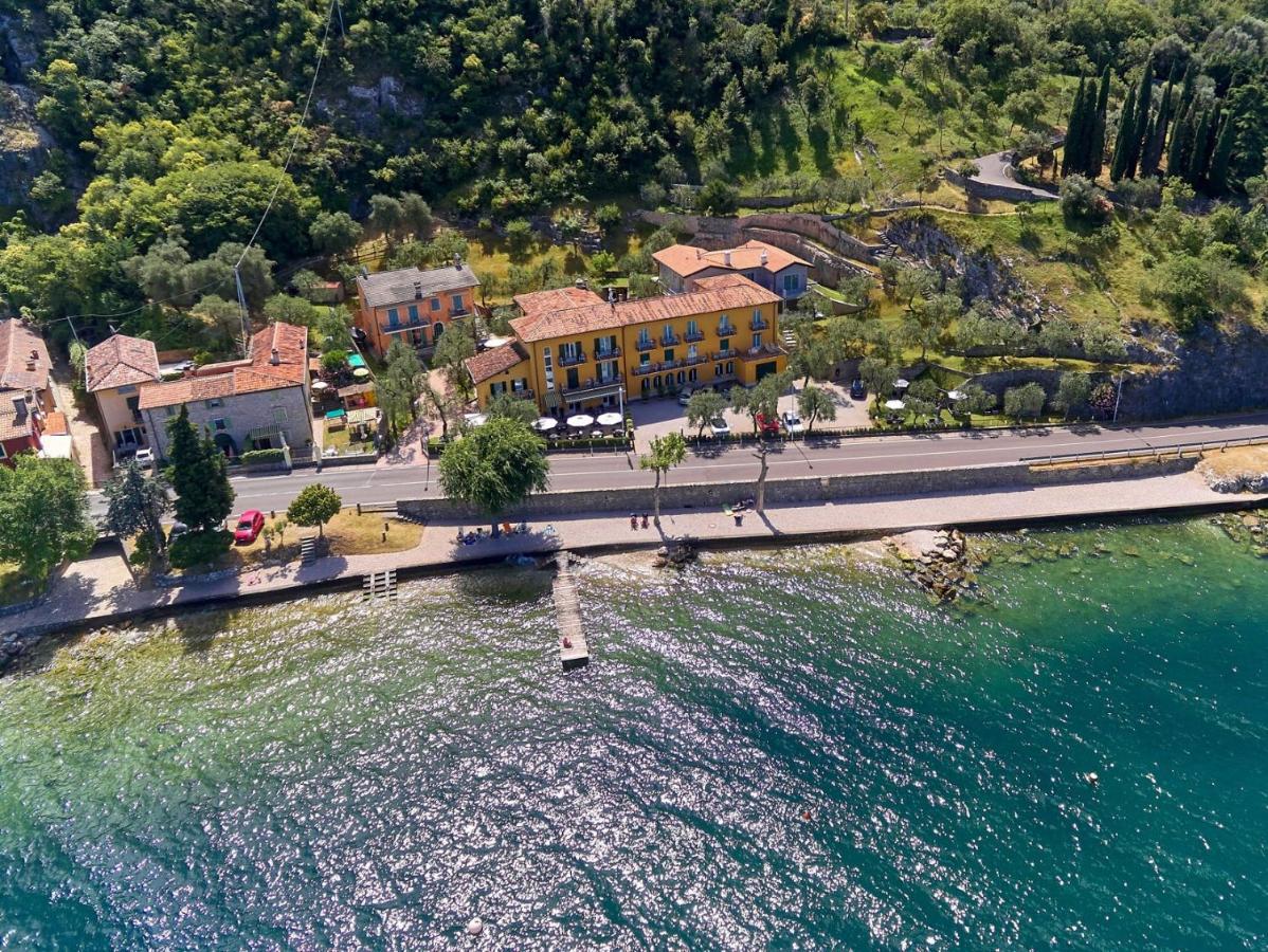 Albergo Del Garda - 2 star hotels in Torri del Benaco Lake Garda