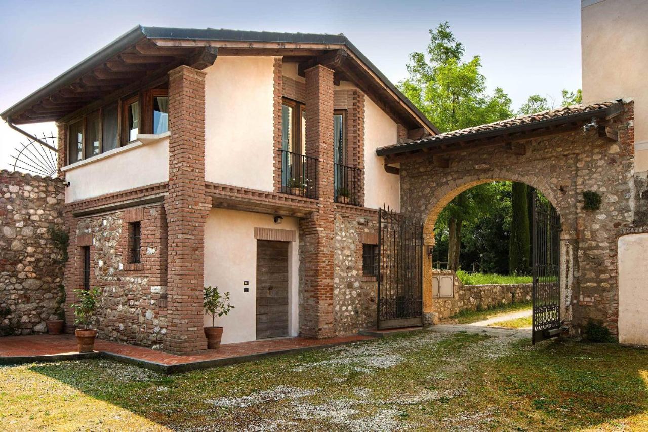 Antico Cascinale Lombardo - hotels in Lonato del Garda Lake Garda