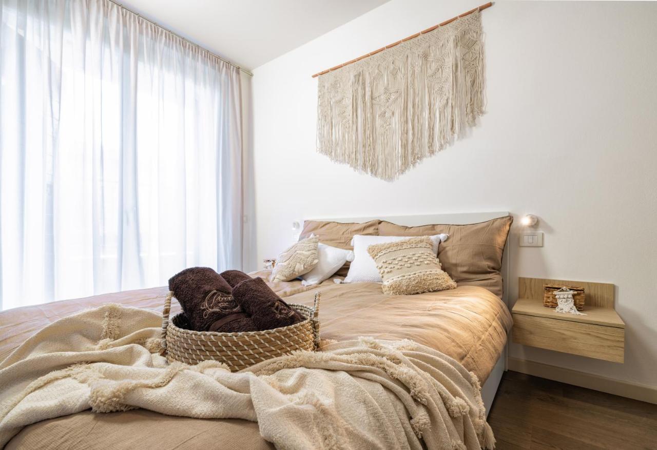 Lorry Living ARIA - hotels in Cavaion Veronese Lake Garda