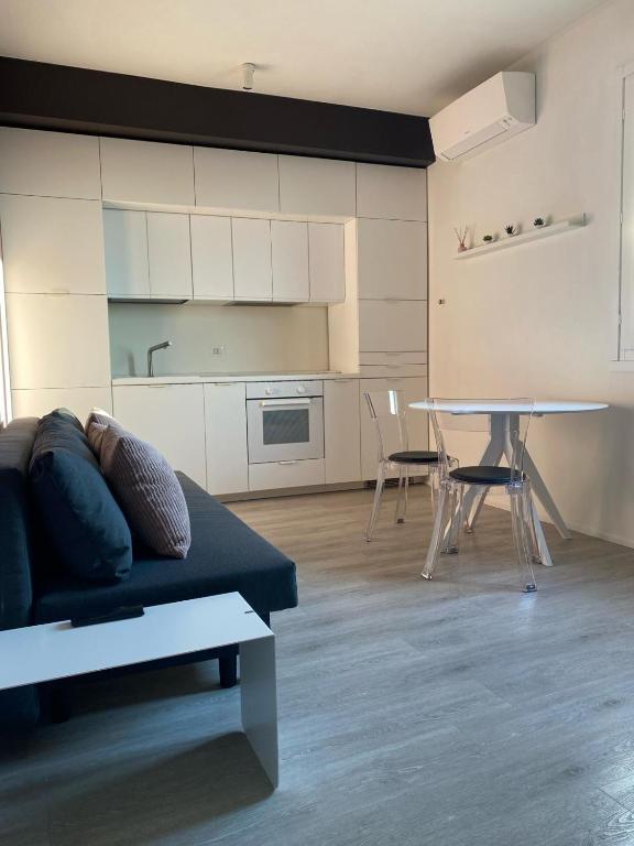 Appartamento Nido Vista Lago - accommodation in Padenghe sul Garda Lake Garda