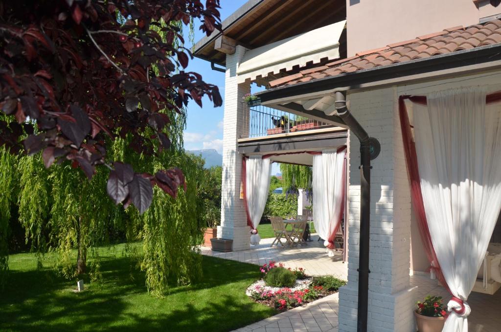 Asso Bed & Breakfast - accommodation in Manerba del Garda Lake Garda