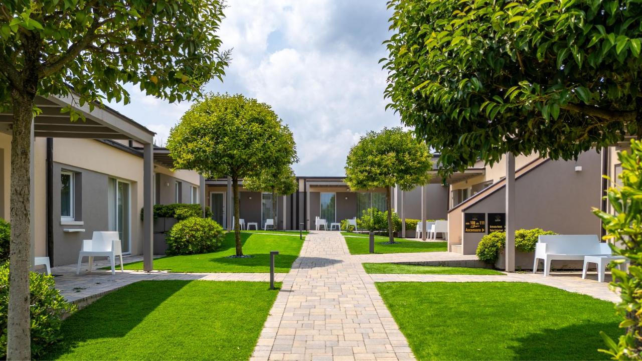 Aurora ApartHotel - 3 star hotels in Peschiera del Garda Lake Garda