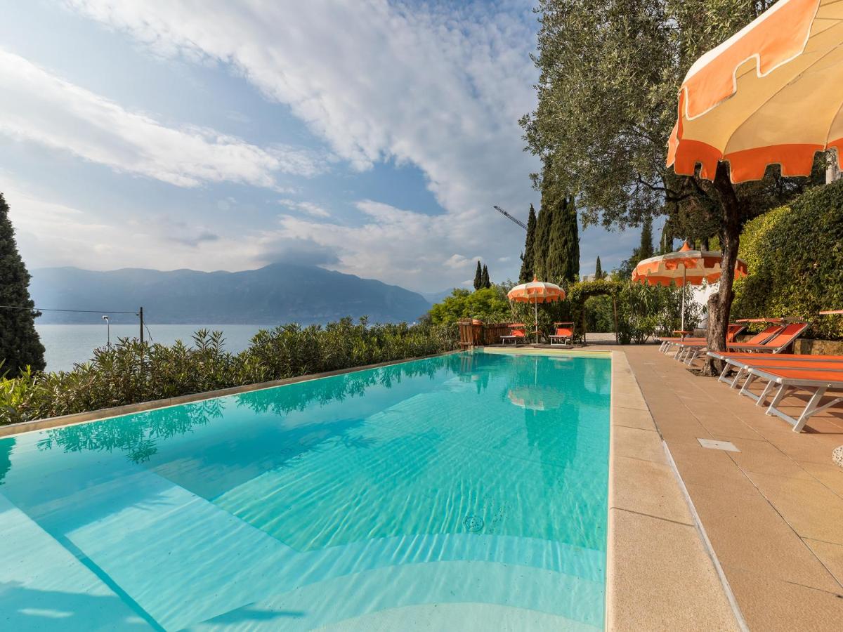 Wonderful Lake View Apartments with Pool with Breakfast GARDASEE - hotels in Torri del Benaco Lake Garda