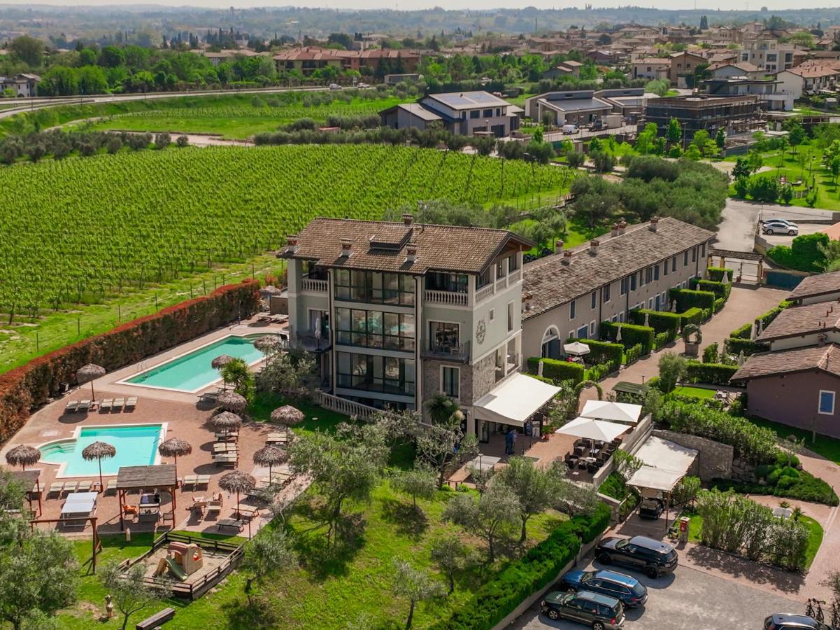 Bertoletta Village Apartments - hotels in Peschiera del Garda Lake Garda