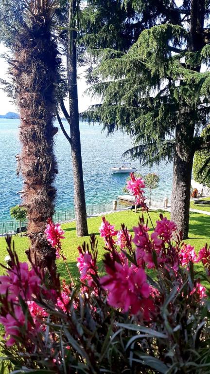 Bethel House - hotels in Gardone Riviera Lake Garda