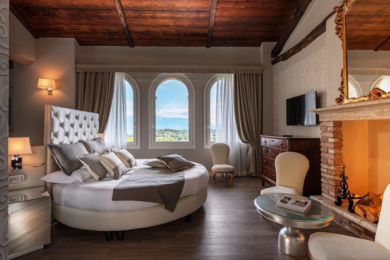 Borgo il Mezzanino - holiday apartments in Salò Lake Garda