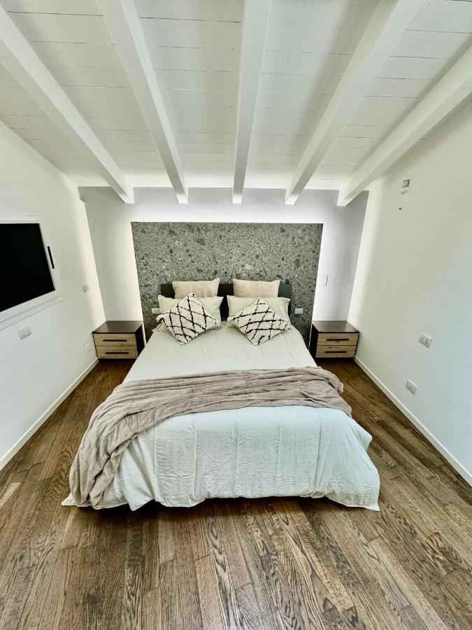BRIDGE Apt Brescia - Netflix - wifi - hotels in Brescia Lake Garda