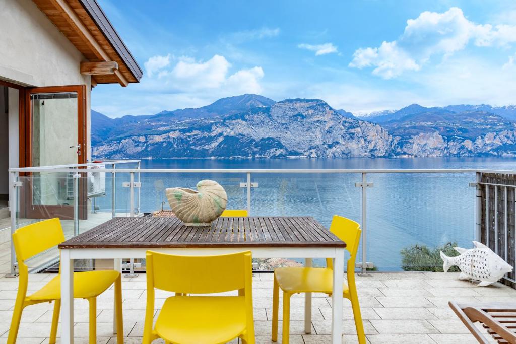 Ca de l'Angelon - accommodation in Brenzone sul Garda Lake Garda