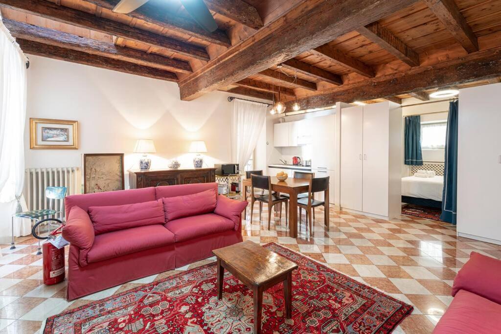 Casa di Mezzo nel cuore di Salò - hotels in Salò Lake Garda