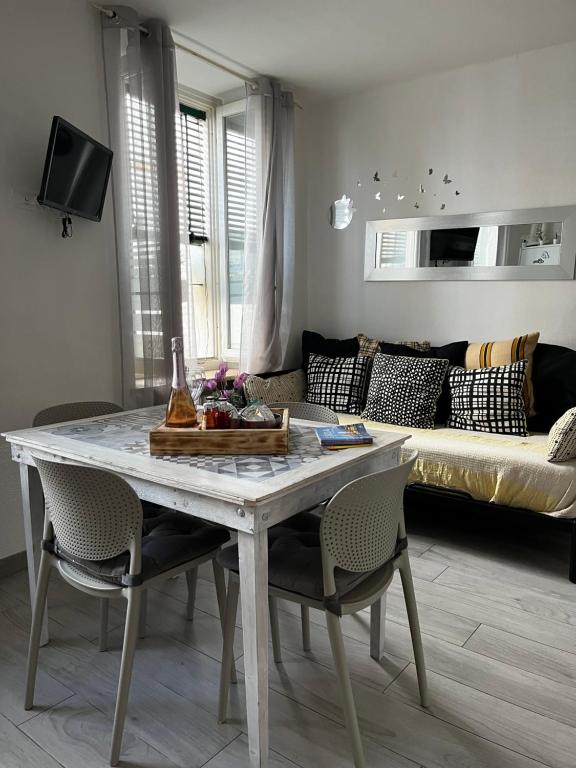 Casa Giulietta - nel cuore di Lonato a due passi dal lago di Garda - holiday apartments in Lonato del Garda Lake Garda