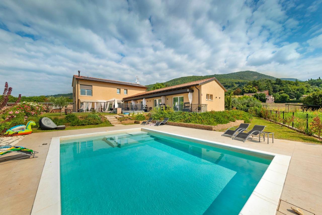 Italianflat - Casa Ulivi del Garda with Swimmingpool and FREE parking - hotels in Costermano sul Garda Lake Garda