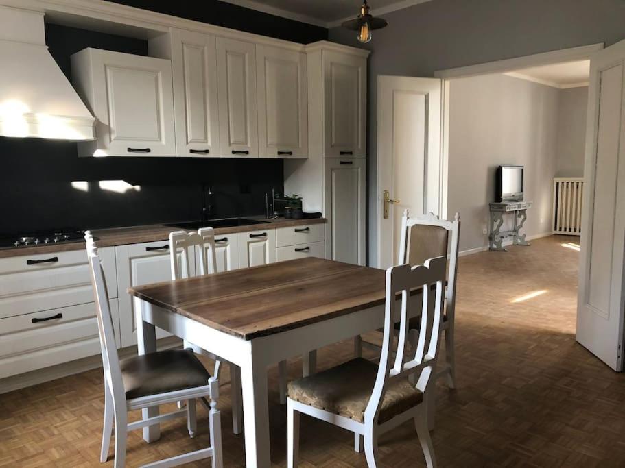 Casetta in piazza nel paese dei ciliegi - holiday apartments in Ceresara Lake Garda