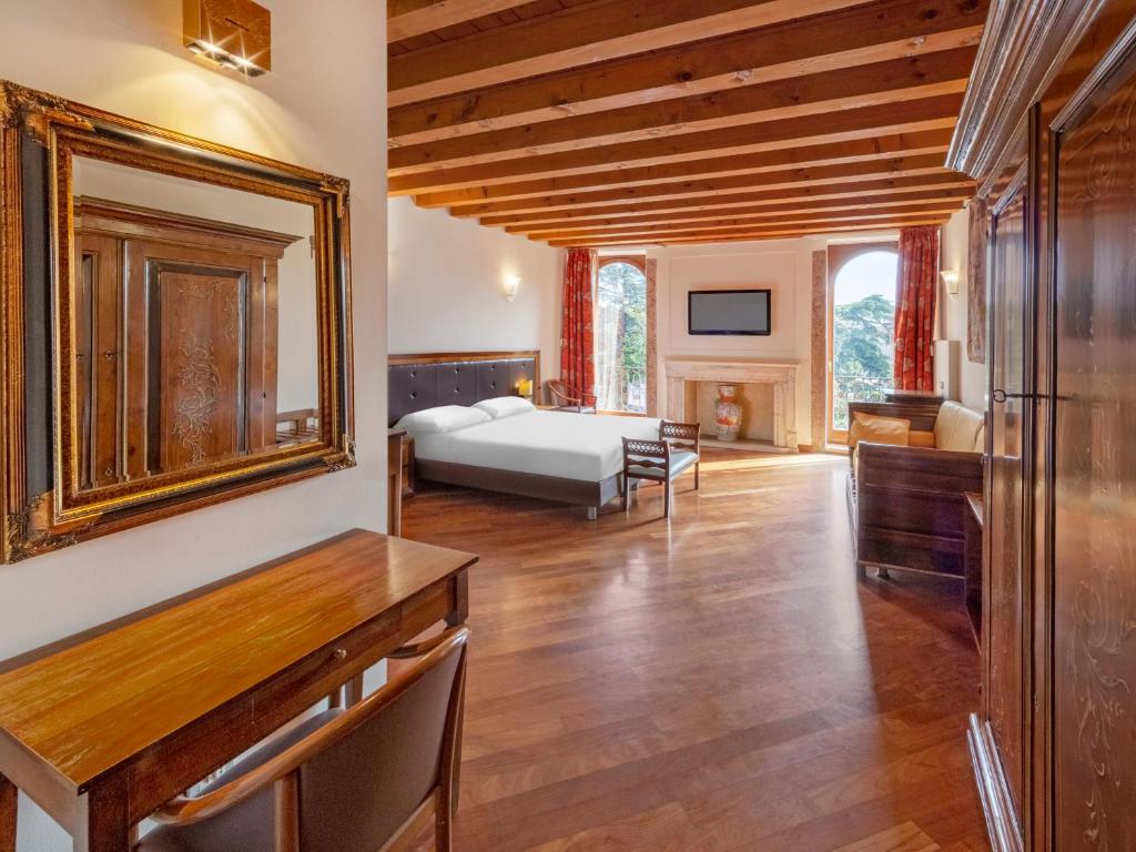 City Centre Rooms and Apartments - bed and breakfast in Verona Lake Garda
