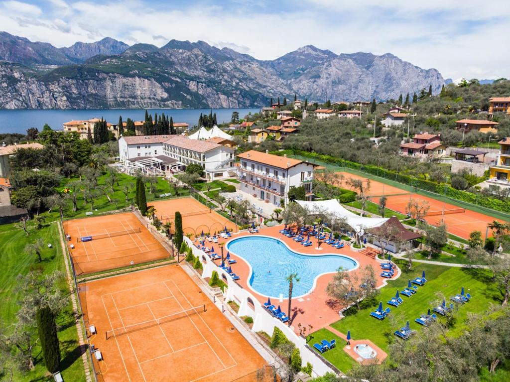 Club Hotel Olivi - 3 star accommodation in Malcesine Lake Garda