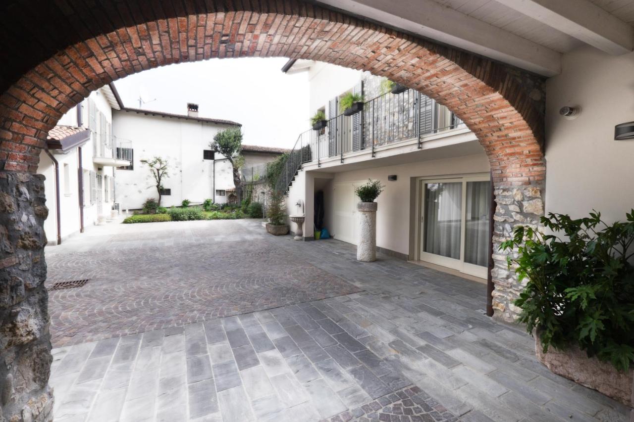 Corte Elvira - hotels in Manerba del Garda Lake Garda