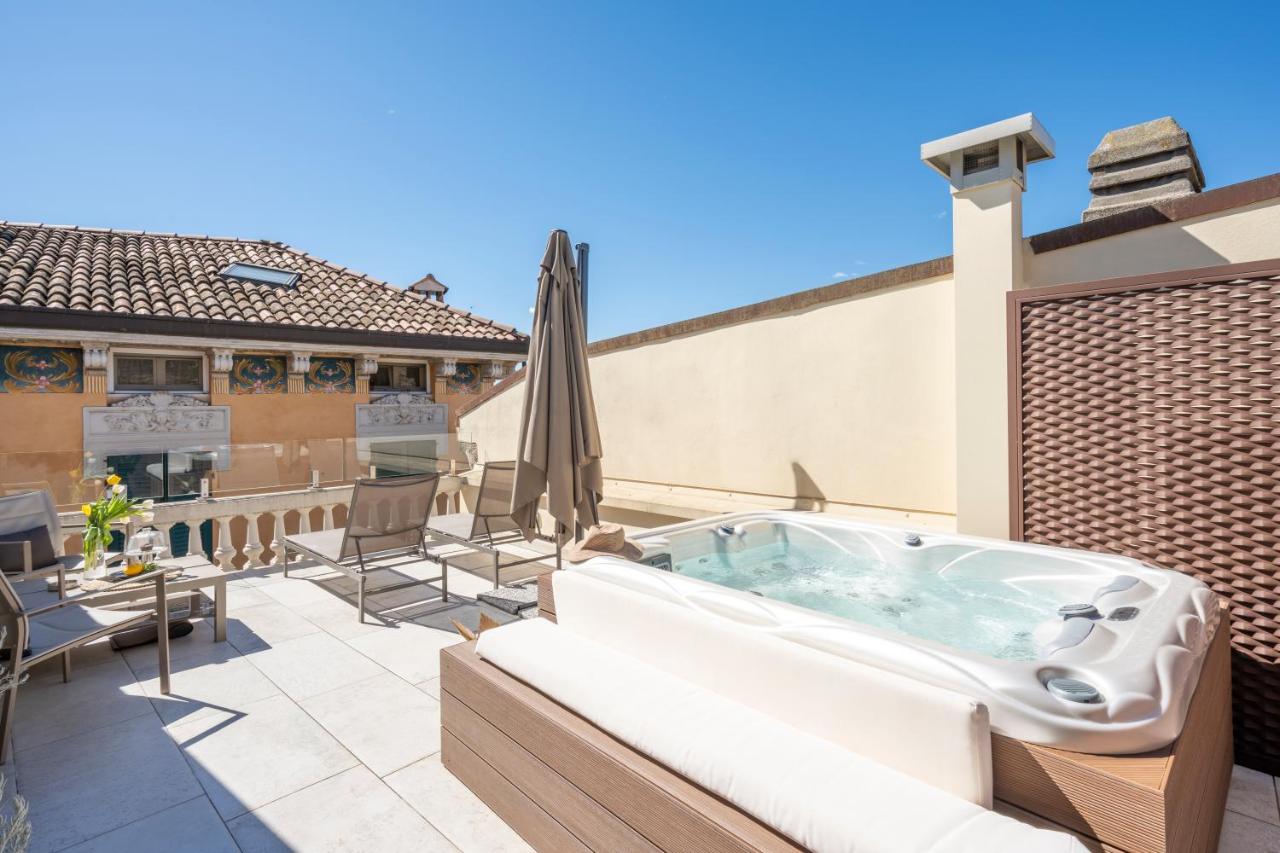 Crocus Apartments - hotels in Sirmione Lake Garda