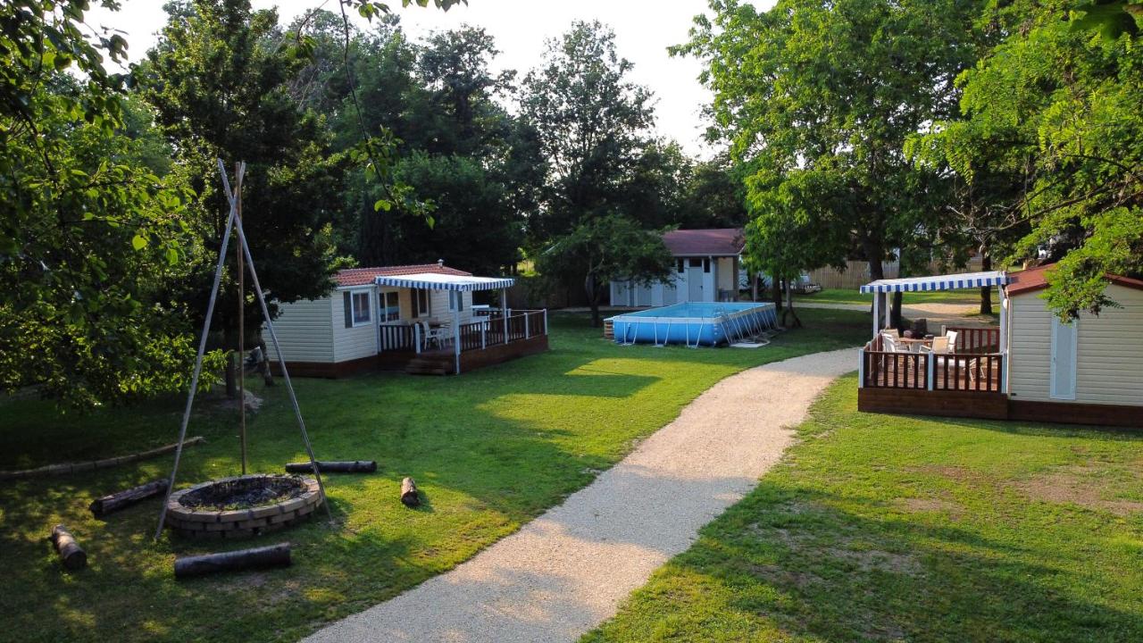 Del Falco AgriCamp-12 kilometers to Garda Lake and Verona - hotels in Bussolengo Lake Garda