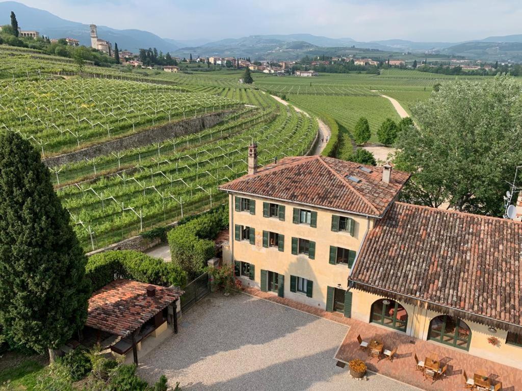Domus Cariana - farm holidays in San Pietro in Cariano Lake Garda