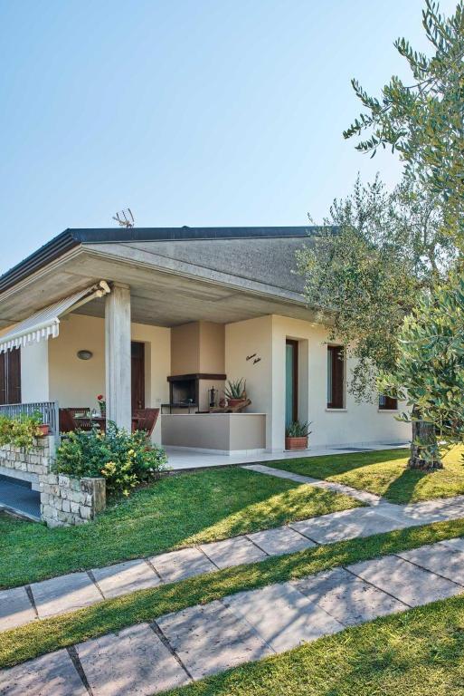 Domus Felix Ferienhaus - holiday apartments in San Felice del Benaco Lake Garda