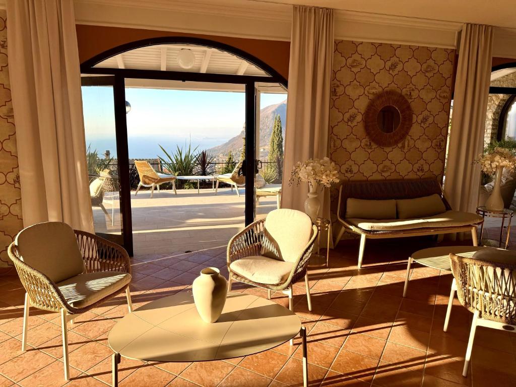 Hotel MioMio - 4 star hotels in Tignale Lake Garda