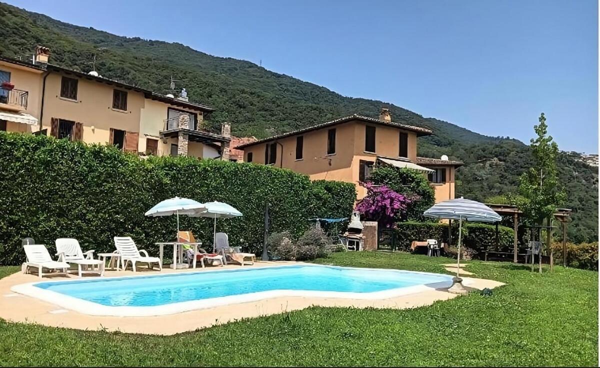 Esclusiva Vista Lago con Piscina e Parcheggio -Salò- - hotels in Gavardo Lake Garda