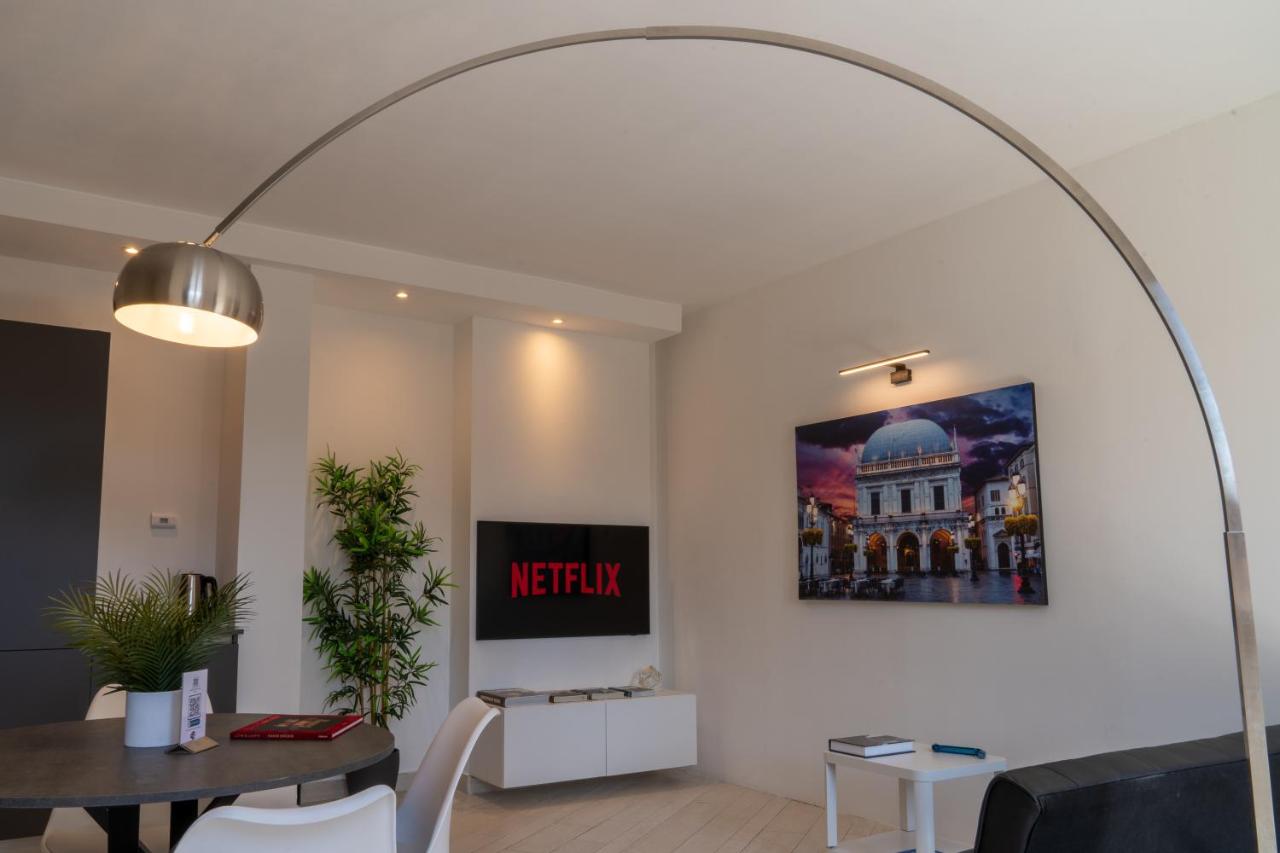 [GALLERIA DUOMO] Luxury Design Apartment - hotels in Brescia Lake Garda