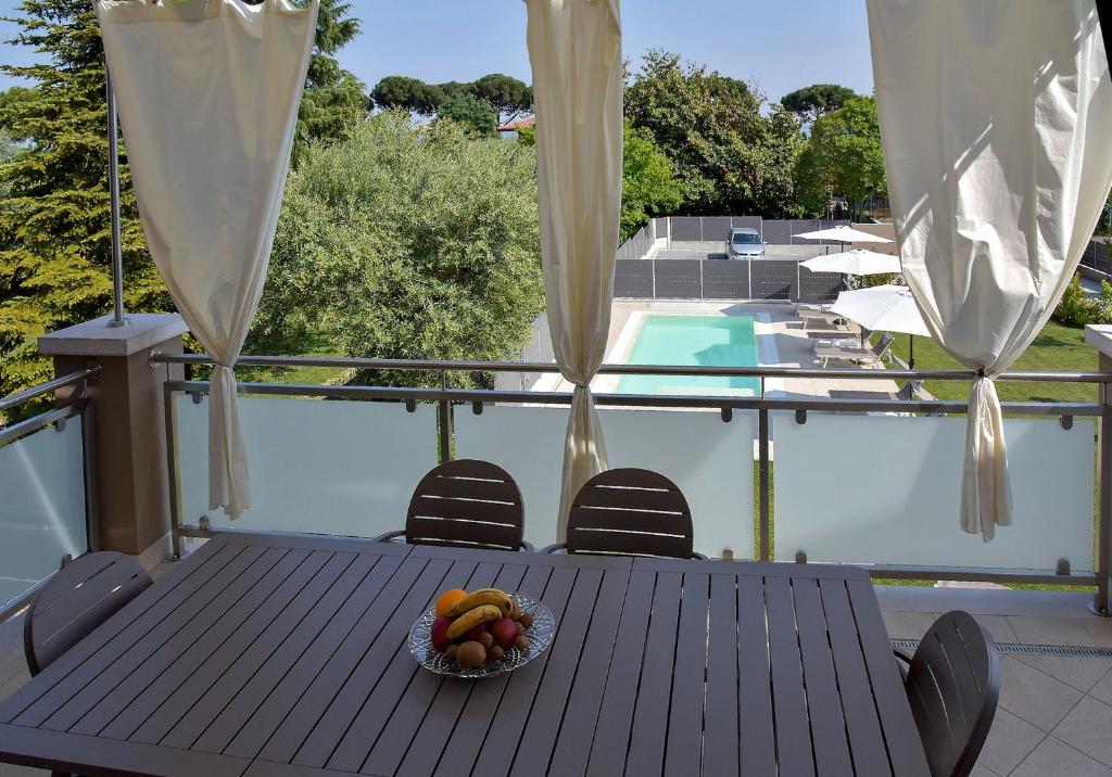 Garda Bloom Holiday Apartments - accommodation in Padenghe sul Garda Lake Garda