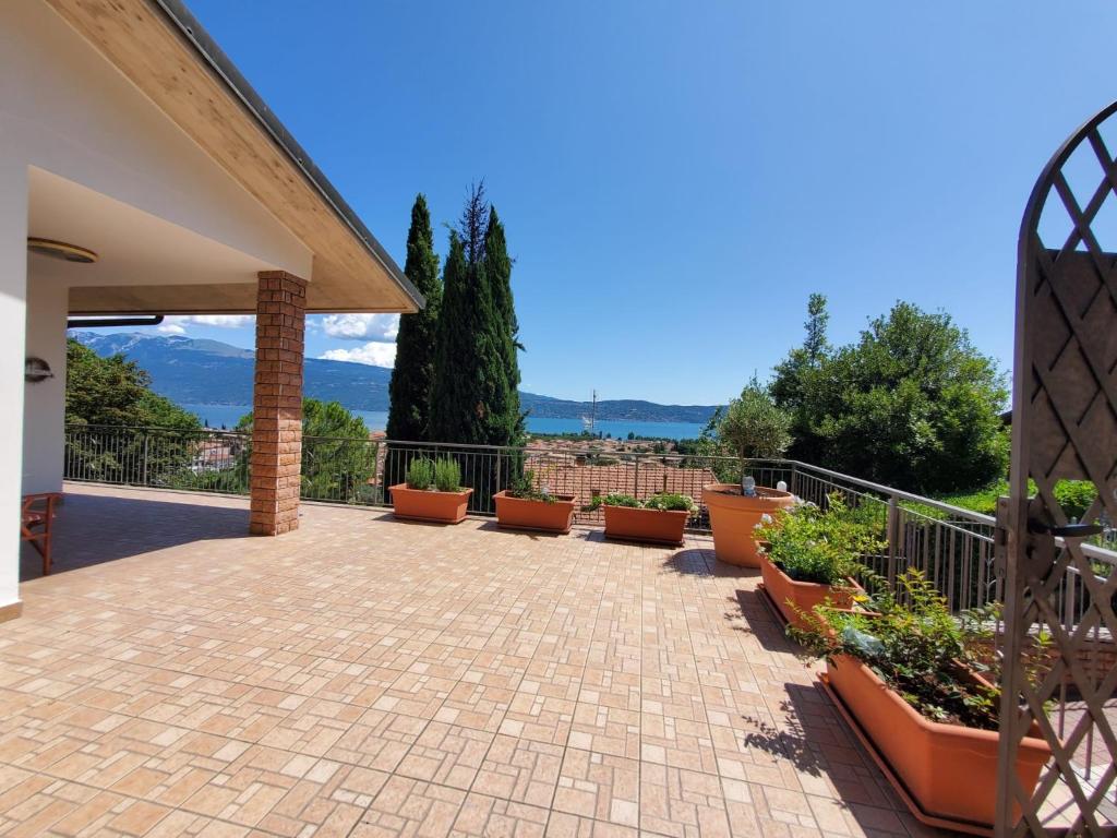 Garda Sunshine - lake view and terrace - holiday apartments in Toscolano Maderno Lake Garda