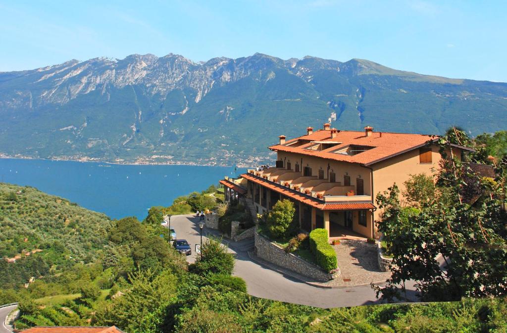 Hotel Garnì Al Poggio - 3 star hotels in Tignale Lake Garda