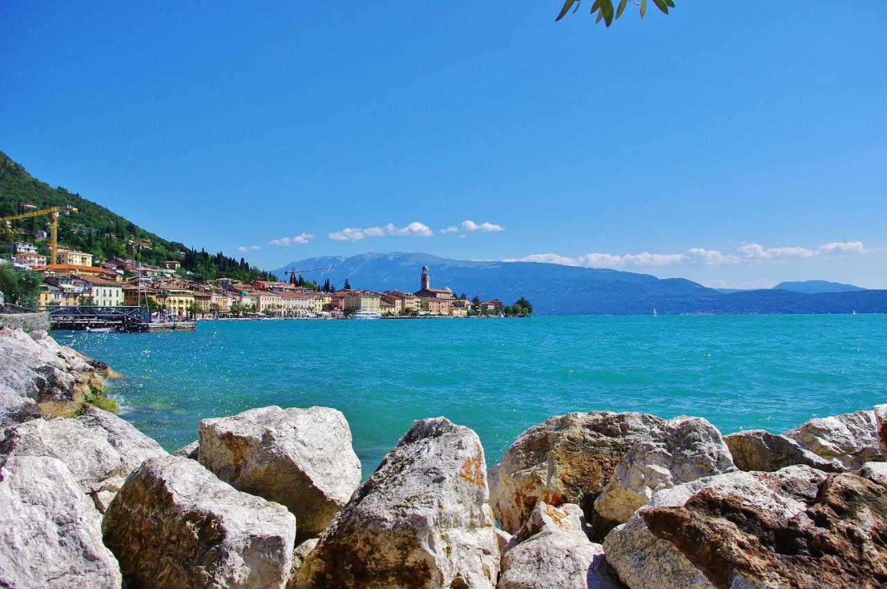 Happy Camp mobile homes in Villaggio Turistico Internazionale Eden - hotels in San Felice del Benaco Lake Garda