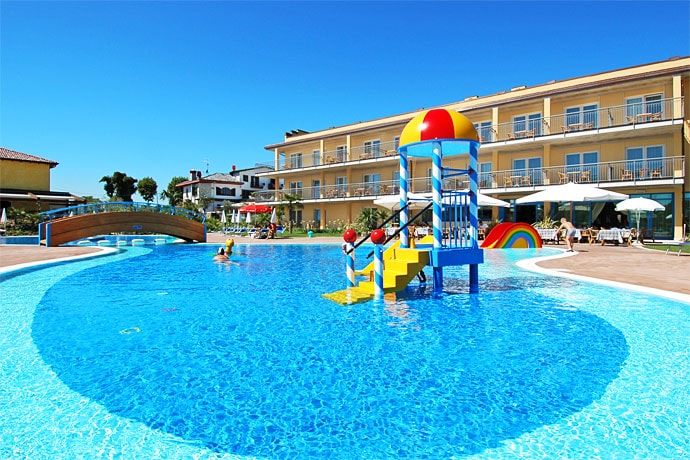 Hotel Bella Italia - 4 star hotel in Peschiera del Garda Lake Garda