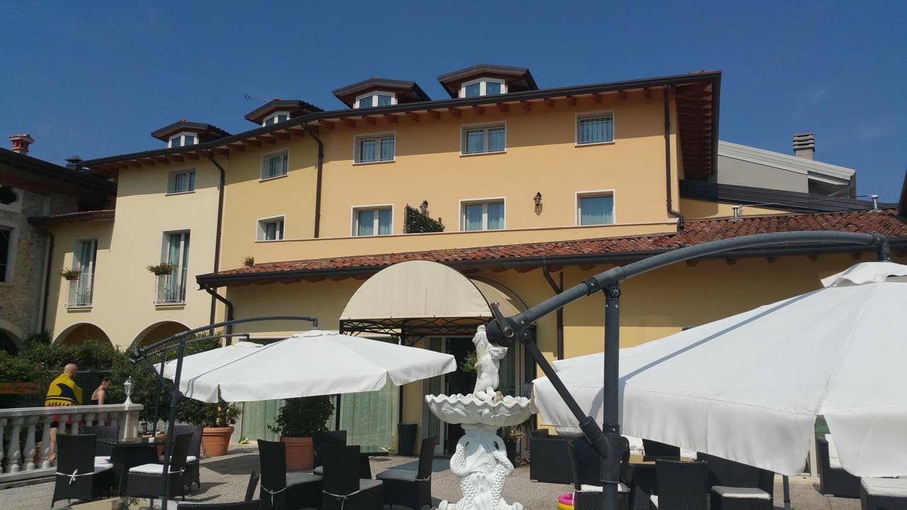 Hotel Borgo dei Poeti Wellness Resort - 4 star hotel in Manerba del Garda Lake Garda
