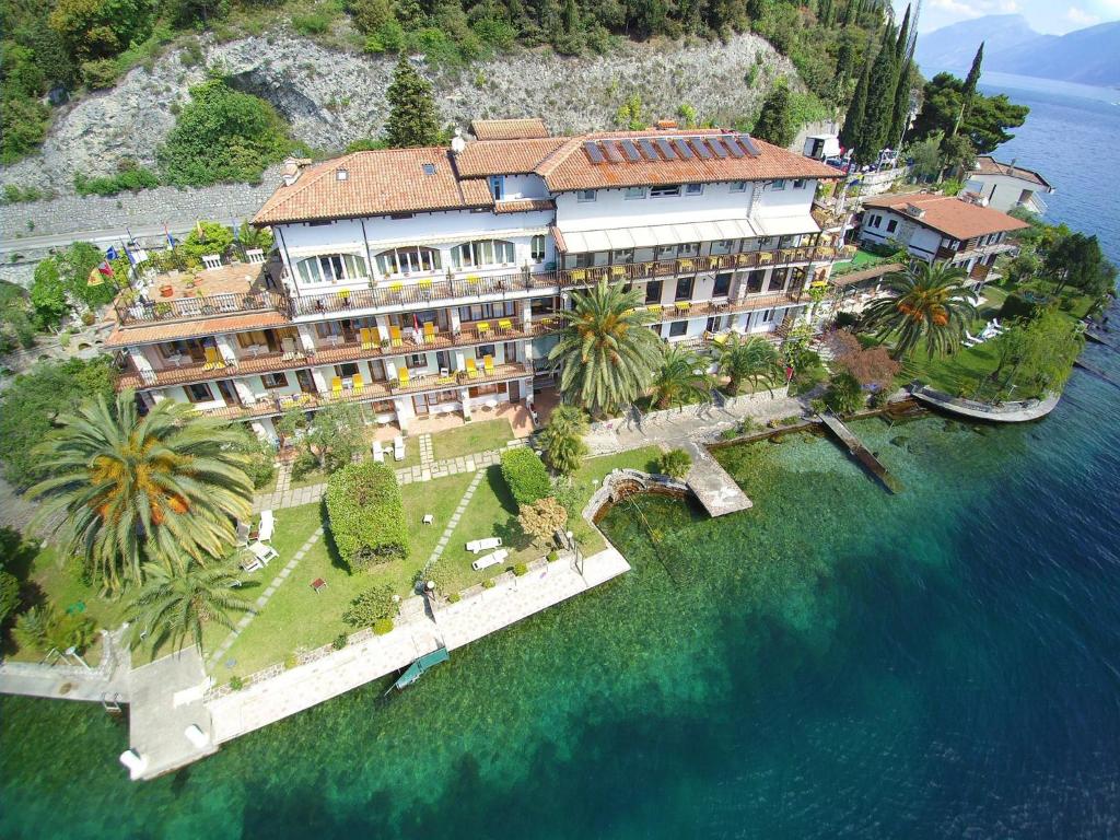 Hotel Forbisicle - 3 star accommodation in Tignale Lake Garda