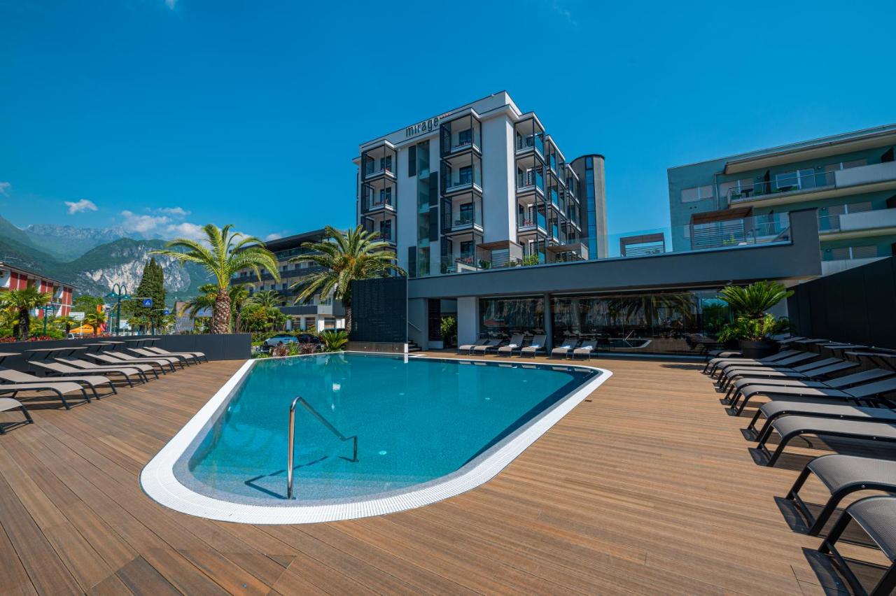 Lake Front Hotel Mirage - 4 star hotel in Riva del Garda Lake Garda